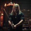 Henry Cavill, odtwórca roli Wiedźmina, podczas prac nad drugim sezonem, prosił o to, by jego bohater