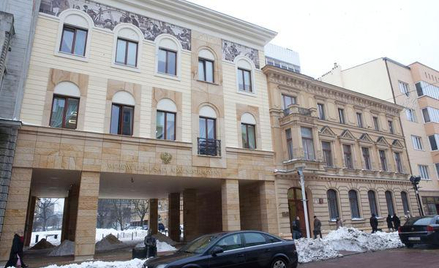 Korporacyjni prawnicy blokują konkurentów