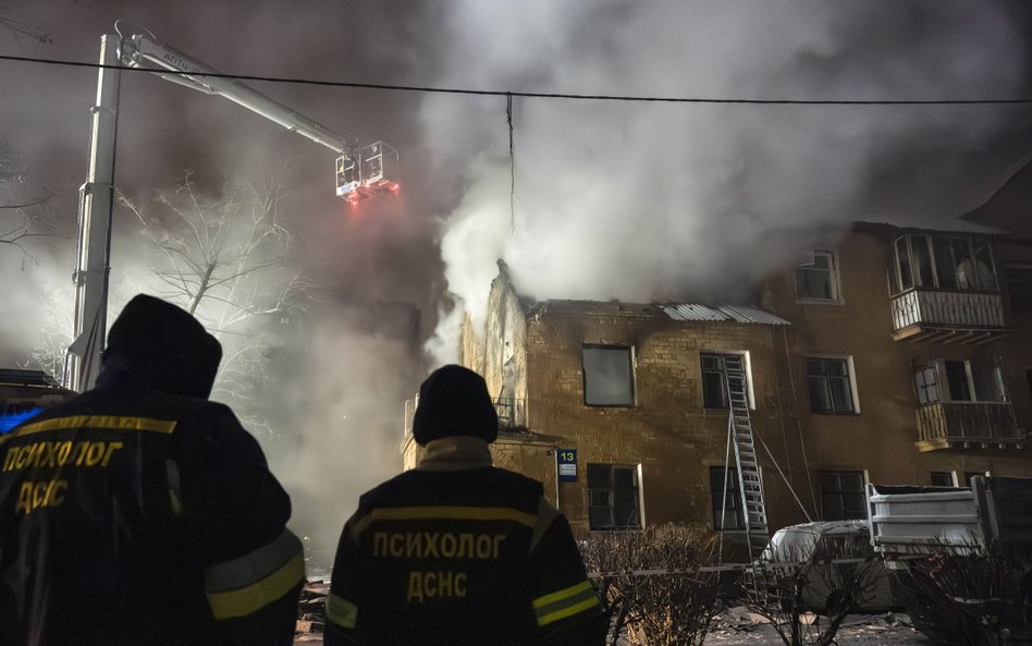 Skutki nocnego rosyjskiego ataku na Kijów