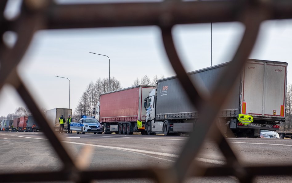 Protest rolników przed przejściem granicznym w Dorohusku