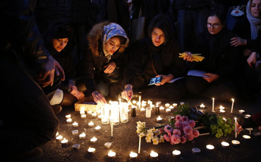 Irańczycy upamiętniający na terenie uniwersytetu w Teheranie ofiary katastrofy samolotu PS752