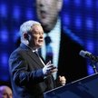Obecna dziura budżetowa, za którą Kaczyński krytykuje Donalda Tuska, to po części wynik obniżenia sk