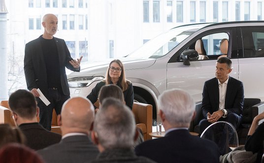 Od lewej: Jim Rowan, prezes Volvo Cars, Hanna Fager, Global Head of Corporate Functions i Arkadiusz 