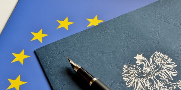 Dyrektywa UE ma poprawić warunki pracy milionów osób. Kiedy wprowadzi ją Polska?