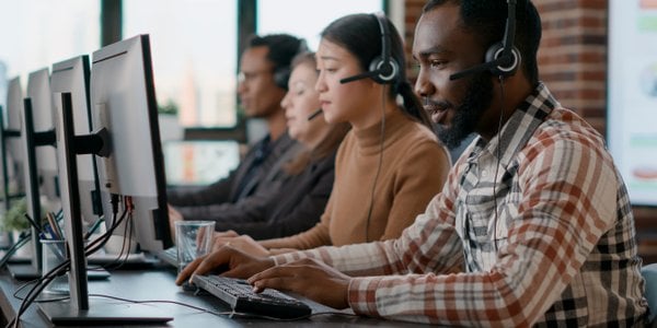 Francja zakazała niechcianego telemarketingu — telefon tylko za zgodą klienta