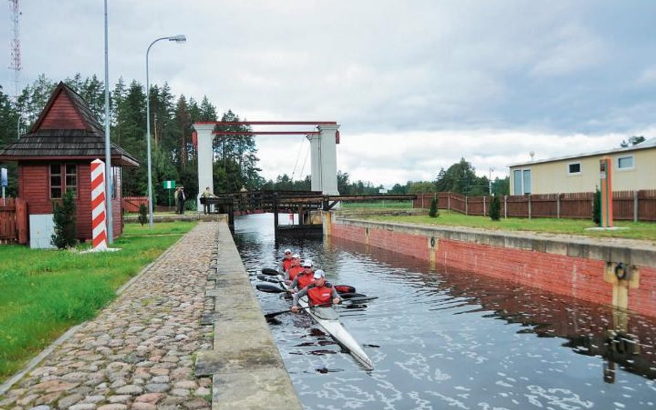 Kajakowo-rowerowo-piesze przejście graniczne w Rudawce na Kanale Augustowskim. Stąd można dalej dopł