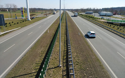 Ruch o jedną trzecią mniejszy