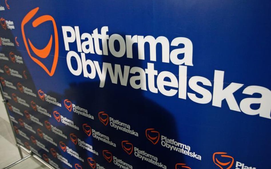 Platforma wciąż na czele. Poparcie dla PiS ani drgnie