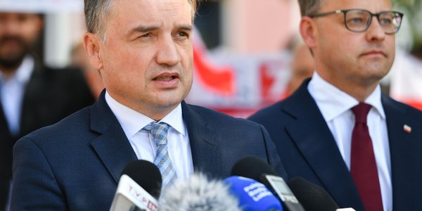 Minister sprawiedliwości skierował do władz Węgier pisma ws. Ziobry i Romanowskiego