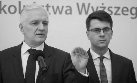 Jarosław Gowin i Piotr Müller z resortu nauki i szkolnictwa wyższego skrupulatnie pomijają krytykę s