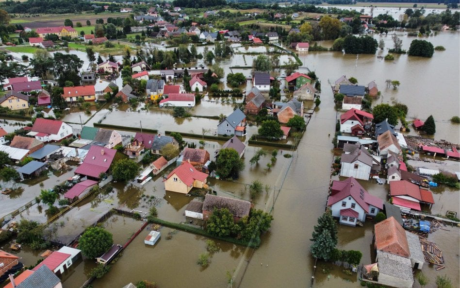 Przedsiębiorcy, którzy ucierpieli w powodzi, mogą opłacić składki za okres od 1 sierpnia do 31 grudn