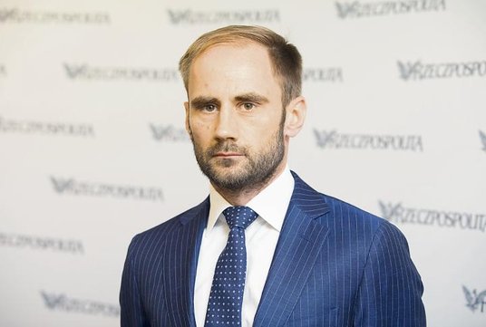 Jest jeszcze sporo zamieszania. Mamy sytuację, w której dwie duże spółki, Orlen i Lotos, próbują sob