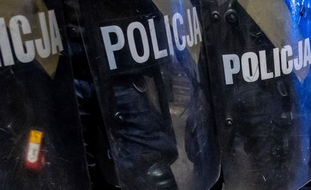 Antycovidowy protest w Warszawie. Policja użyła gazu