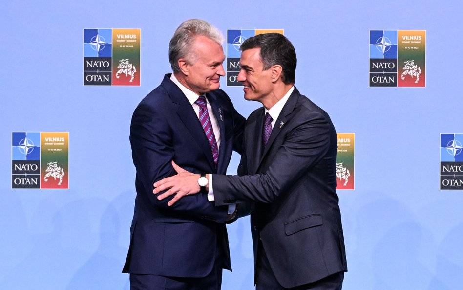 Prezydent Litwy Gitanas Nausėda i premier Hiszpanii Pedro Sánchez