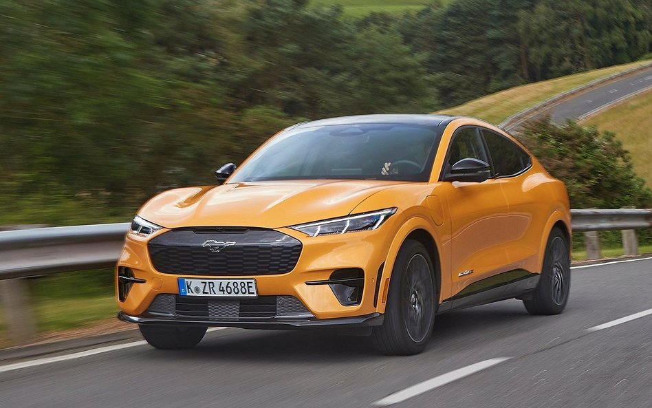 Elektryczna wojna. Ford dogania Teslę