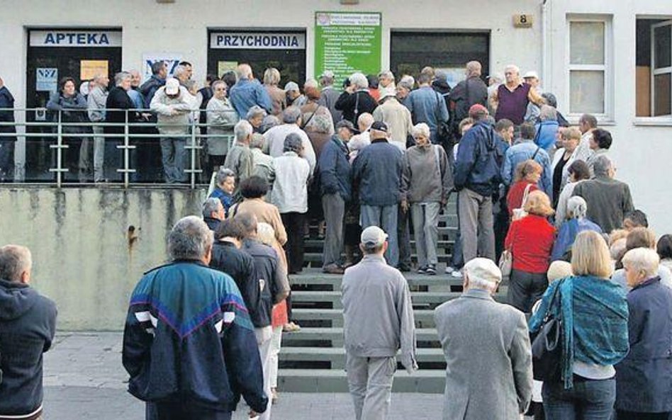 Lekarze alarmują, że pogorszył się dostęp pacjentów do tomografii, rezonansu i rehabilitacji. Na zdj