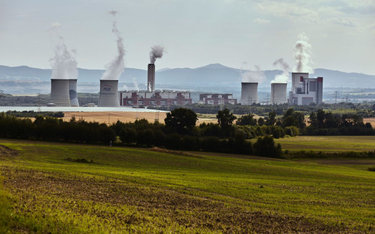 KWB Turów. Pobliska elektrownia dostarczyła w 2020 r. 3,7 proc. energii elektrycznej dla Polski.