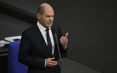 Kanclerz Niemiec Olaf Scholz podczas wystąpienia w Bundestagu