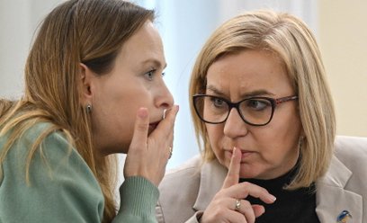 Katarzyna Pełczyńska-Nałęcz i Paulina Hennig-Kloska podczas posiedzenia rządu.