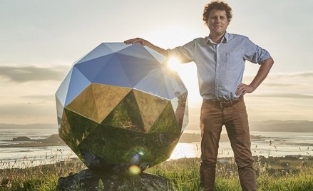 Kula dyskotekowa na orbicie Ziemi