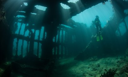Z wraku żaglowca „Mindoro” wydobyto butelkę Guinnessa, która przeleżała pod wodą około 160 lat
