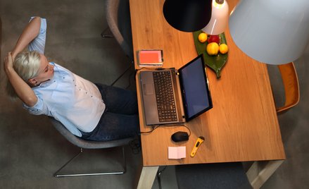 Kobiety wciąż zarabiają mniej od mężczyzn, na tych samych stanowiskach