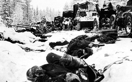 Pobojowisko na drodze Raate. Finowie unicestwili tam 44. dywizję Armii Czerwonej.