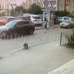 Nagranie z monitoringu pokazuje zabójcę, uciekającego chwilę po zastrzeleniu funkcjonariusza Służby 