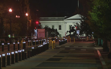 Ciężarówka wjechała w barierki ochronne przy Białym Domu
