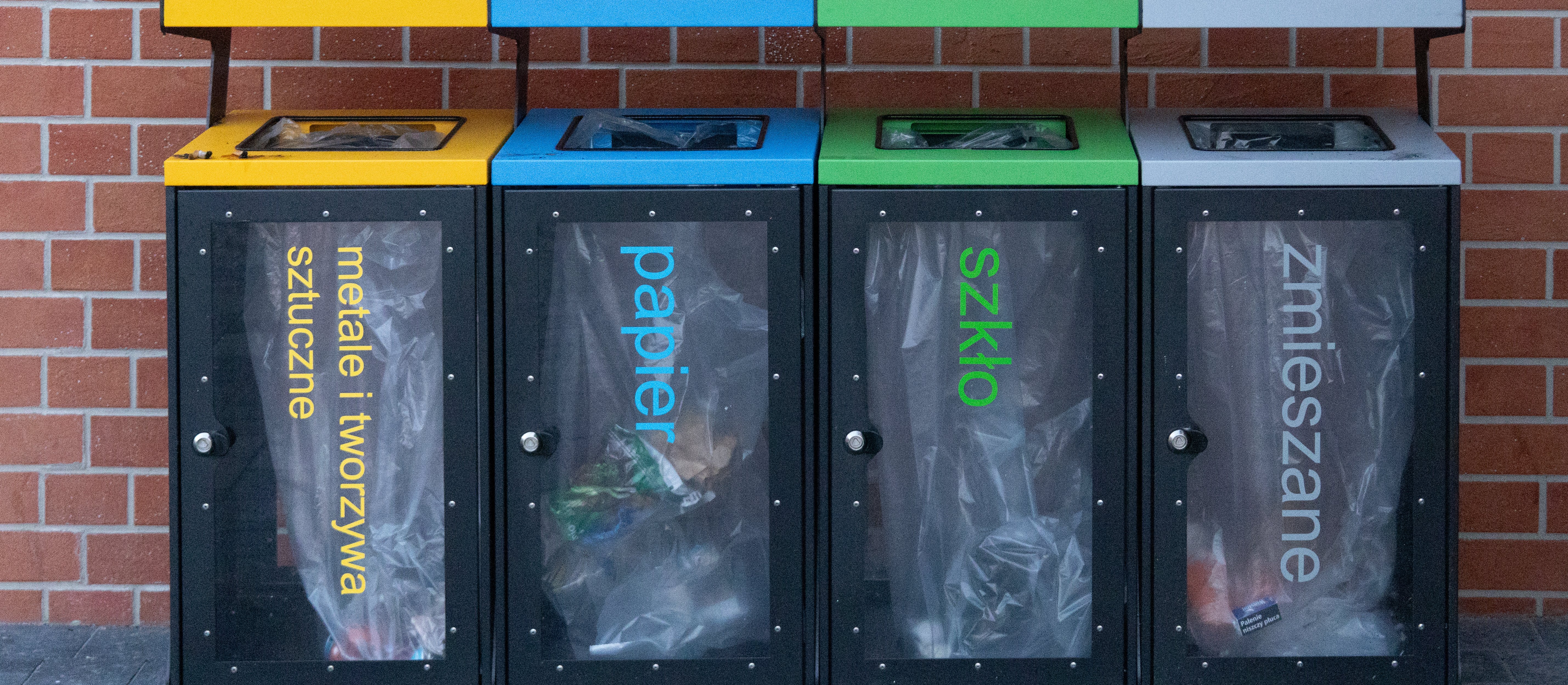 System kaucyjny coraz bliżej. Czy butelki będzie można przez cały czas wrzucać do żółtych worków