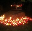 Uczestnicy protestu w Legionowie palili znicze pod komendą policji