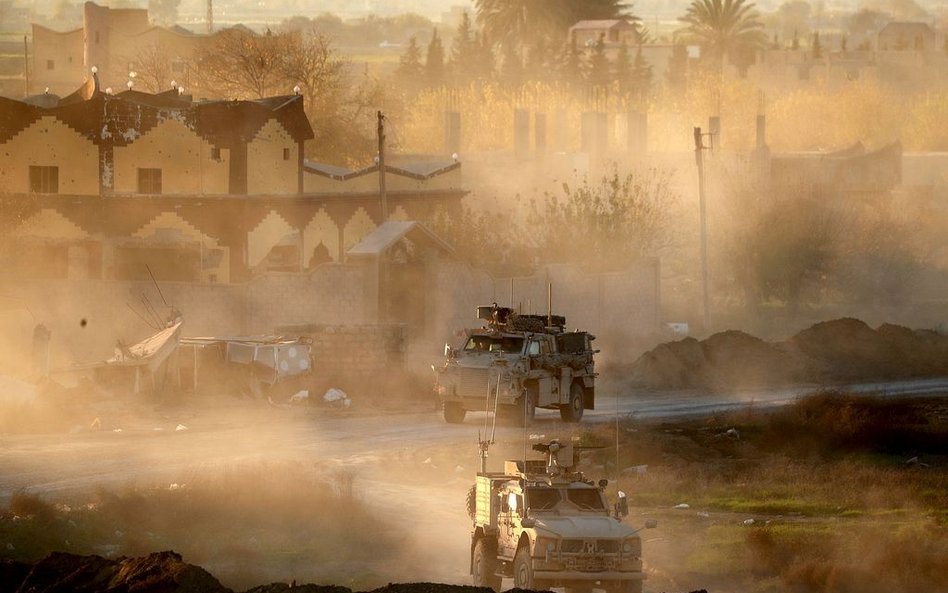 Syria: USA się wycofują, Rosjanie patrolują tereny opuszczone przez Kurdów