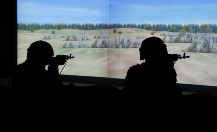 Z powodu kryzysu Europa staje się militarnym karłem