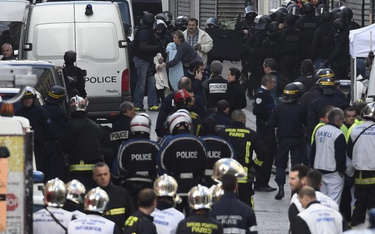 Policja wykryła kolejną komórkę terrorystów w Saint-Denis na północ od Paryża, kilkaset metrów od ba