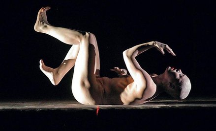 Yoshimoto to jeden z najwybitniejszych tancerzy butoh na świecie