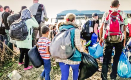 Nie można karać za ciepły sweter dla migranta