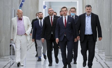 Polityczne drogi Artura Dziambora, Jakuba Kuleszy, Dobromira Sośnierza i Konfederacji rozchodzą się