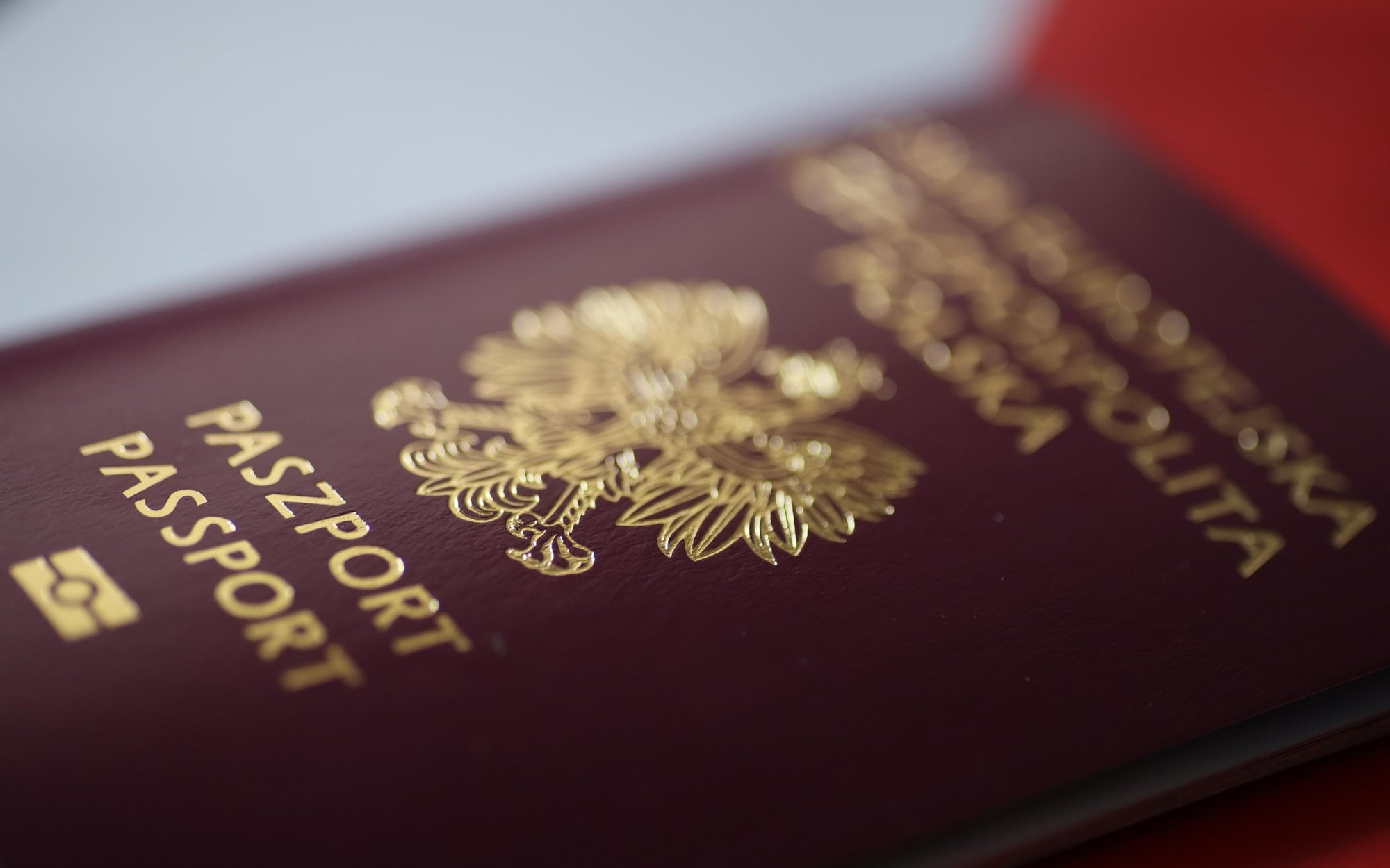 Po paszport już nie trzeba będzie iść do urzędu. Taką zmianę proponuje MSWiA