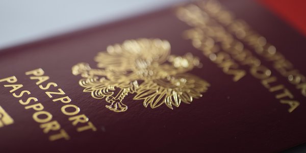 Po paszport już nie trzeba będzie iść do urzędu. Taką zmianę proponuje MSWiA