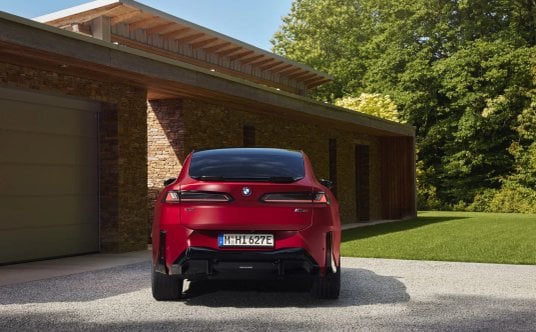 BMW iX4