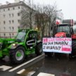 Protest rolników przed Wielkopolskim Urzędem Wojewódzkim w Poznaniu