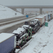 Sznur ciężarówek na granicy Słowacji z Ukrainą