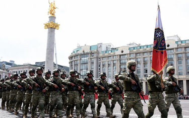 Parada gruzińskich wojsk w Tbilisi 26 maja z okazji stulecia deklaracji niepodległości Gruzji w 1918