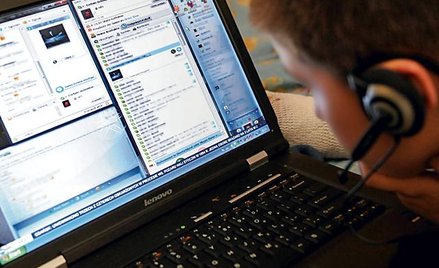 Strony erotyczne odwiedza już milion nieletnich internautów