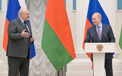Aleksander Łukaszenko obiecywał Władimirowi Putinowi uznanie „niepodległych republik”, ale na razie 