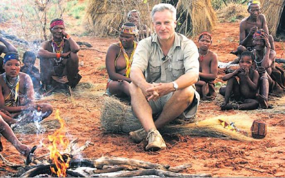 Siergiej Jastrzembski sam siebie nazywa człowiekiem orkiestrą (na zdjeciu: podczas jednej z afrykańs