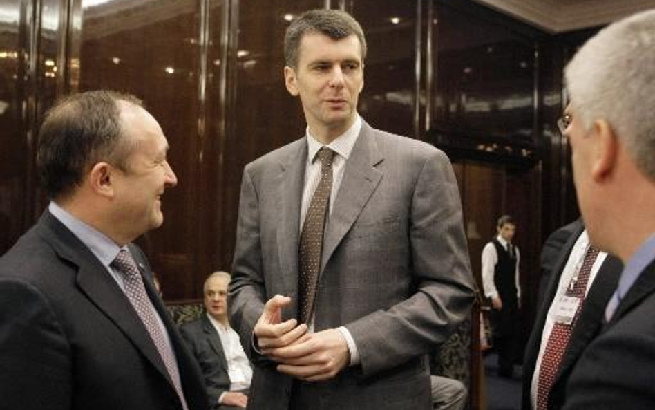 Michaił Prochorow lata przepracował w państwowych bankach oraz wielkich, także państwowych przedsięb