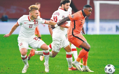 Kamil Jóźwiak (numer 21 na koszulce) świetnie spisał się w obu meczach reprezentacji w Lidze Narodów