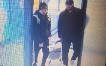 Funkcjonariusze liczą na sygnały od osób, które rozpoznają postacie z monitoringu lub posiadają wied