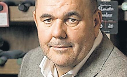 Jerzy Mazgaj, prezes zarządu Delikatesów Alma, miłośnik cygar, dobrych trunków i wybornej kuchni